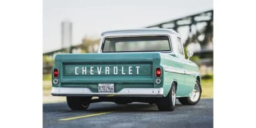 Kyosho Fazer MK2 (L) Chevy C10 Fleetside Pickup 1966 — image 6 of 7