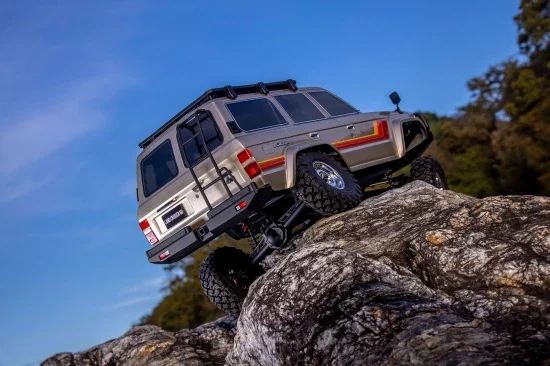 Kyosho KC10 Toyota Land Cruiser 60 Crawler 4WD 1:10 Readyset &mdash; image 8 of 8