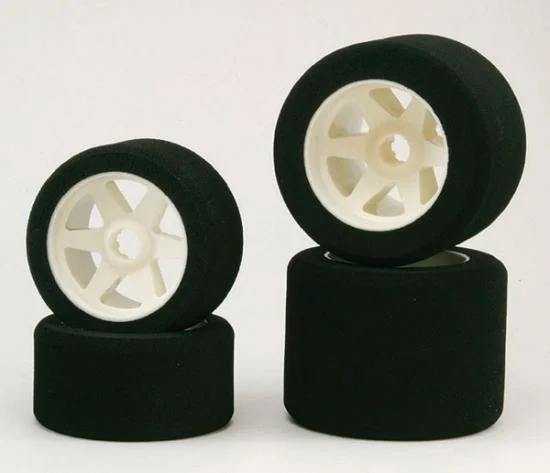 Kyosho 1:8 Racing Tyres Front 32 Shore (2) — image 2 of 3