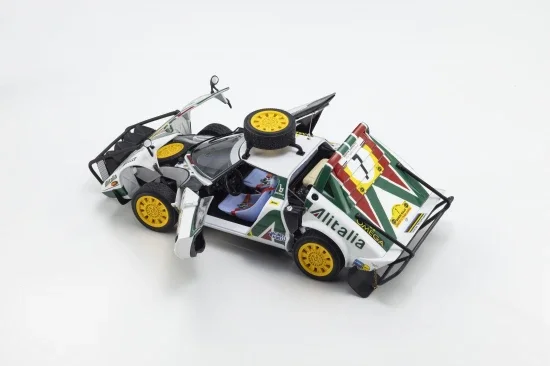 Kyosho 1:18 Lancia Stratos HF S.Munari 3rd Safari Rally 1977 Nr.7 — image 2 of 11
