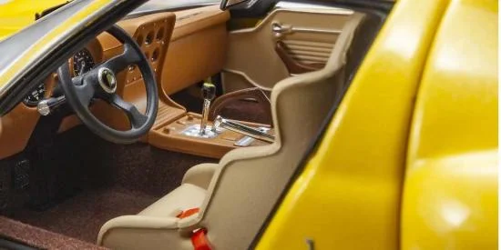 Kyosho 1:18 Lamborghini Miura SVR 1970 Yellow-Black — image 6 of 6