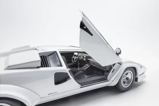 Kyosho 1:18 Lamborghini Countach LP400 S White — image 9 of 11