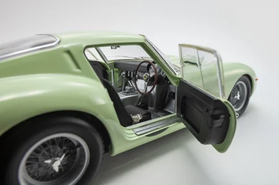 Kyosho 1:18 Ferrari 250 GTO Goodwood Tourist Trophy 1962 Nr.15 — image 6 of 8