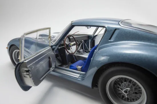 Kyosho 1:18 Ferrari 250 GTO Sebring 1st GT 3.0 1962 Nr.24 — image 7 of 8