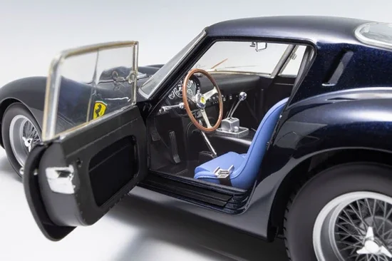 Kyosho 1:18 Ferrari 250 GTO 1963 Dark Blue (Blu Scuro) — image 6 of 8