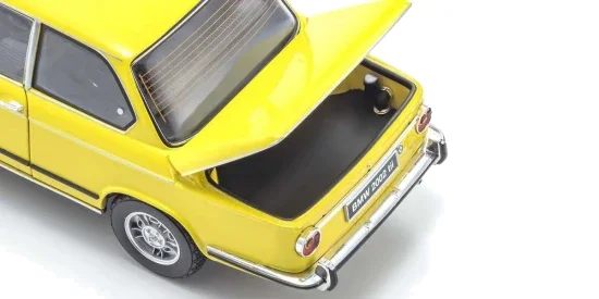 Kyosho 1:18 BMW 2002 Tii 1972 Yellow — image 6 of 8