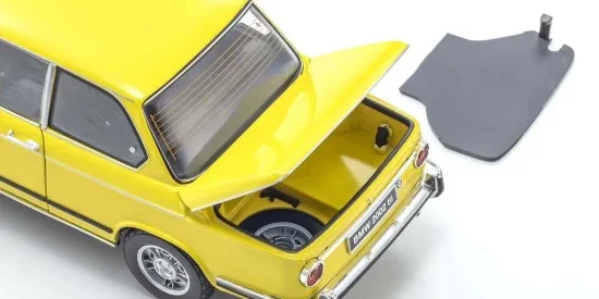 Kyosho 1:18 BMW 2002 Tii 1972 Yellow — image 7 of 8