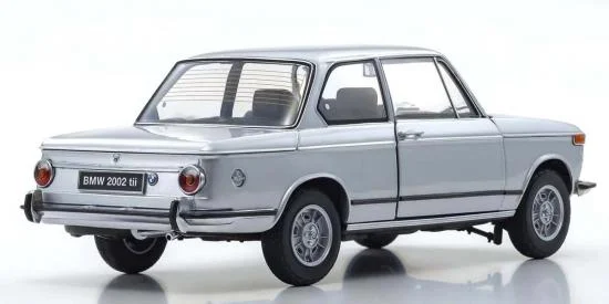 Kyosho 1:18 BMW 2002 Tii 1972 Silver — image 2 of 7