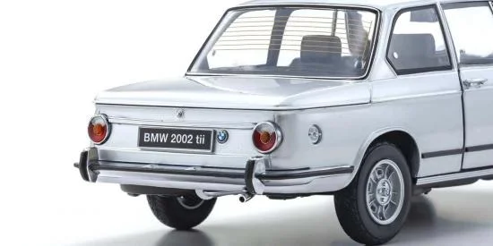 Kyosho 1:18 BMW 2002 Tii 1972 Silver — image 4 of 7