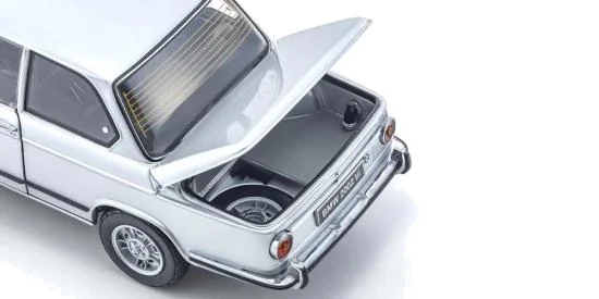 Kyosho 1:18 BMW 2002 Tii 1972 Silver — image 7 of 7