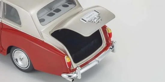 Kyosho 1:18 Rolls-Royce Phantom VI EWB 1968 Red-Light Beige — image 5 of 7