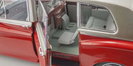 Kyosho 1:18 Rolls-Royce Phantom VI EWB 1968 Red-Light Beige — image 7 of 7