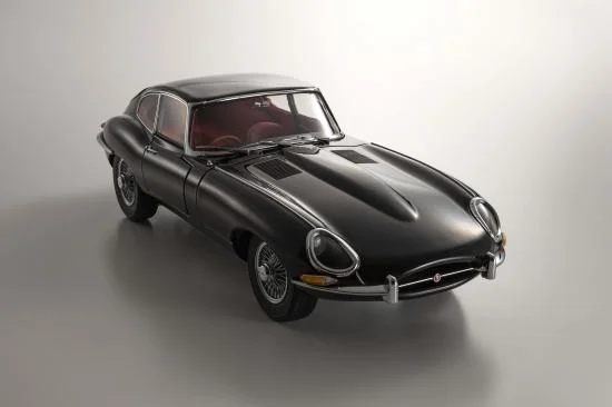 Kyosho 1:18 Jaguar E-Type 3.8L Coupe MK1 1961 Black &mdash; image 2 of 7