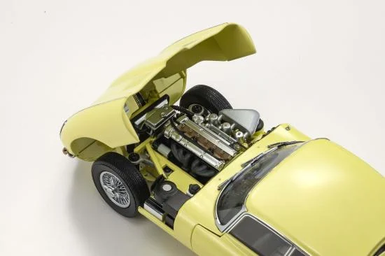 Kyosho 1:18 Jaguar E-Type 3.8L Coupe MK1 1961 Pale Primose — image 7 of 10