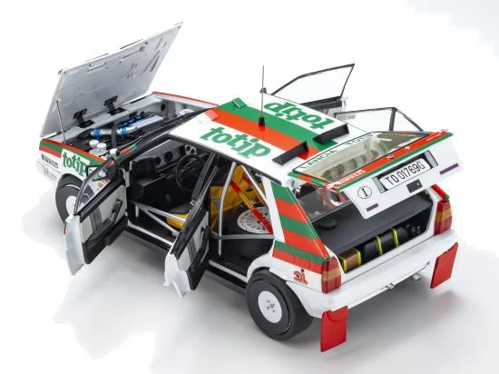 Kyosho 1:18 Lancia Delta HF 4WD Targa Florio 1987 Team Totip Nr.1 — image 3 of 7