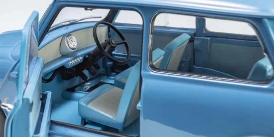 Kyosho 1:18 Morris Mini Minor Clipper Blue — image 4 of 6