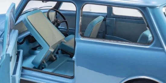 Kyosho 1:18 Morris Mini Minor Clipper Blue — image 5 of 6