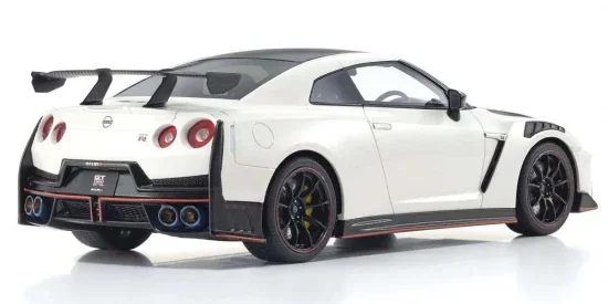 Kyosho 1:18 Resin Samurai Collection Nissan GT-R Nismo 2024 SP White &mdash; image 2 of 5