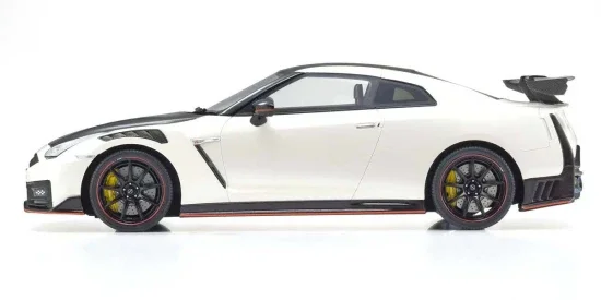 Kyosho 1:18 Resin Samurai Collection Nissan GT-R Nismo 2024 SP White &mdash; image 3 of 5