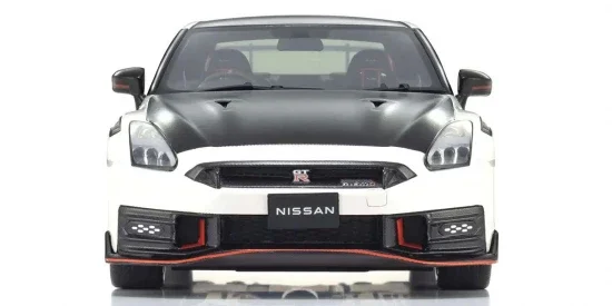 Kyosho 1:18 Resin Samurai Collection Nissan GT-R Nismo 2024 SP White &mdash; image 4 of 5