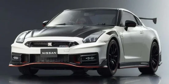 Kyosho 1:18 Resin Samurai Collection Nissan GT-R Nismo 2024 SP White &mdash; image 5 of 5