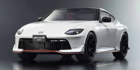 Kyosho 1:18 Resin Samurai Collection Nissan Fairlady Z 2024 White — image 7 of 11