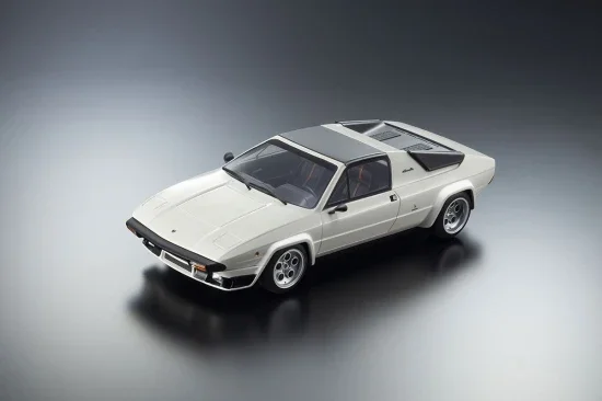 Kyosho 1:18 Resin Samurai Collection Lamborghini Silhouette White — image 11 of 11