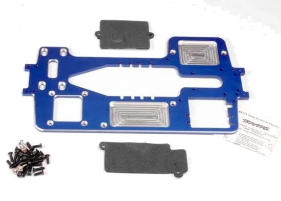 Traxxas 7075-T6 billet machined Aluminium chassis (4mm) (blue)/ hardware — image 2 of 2