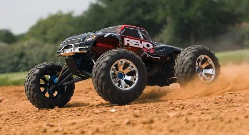 Traxxas REVO 3.3 TSM &mdash; image 6 of 8