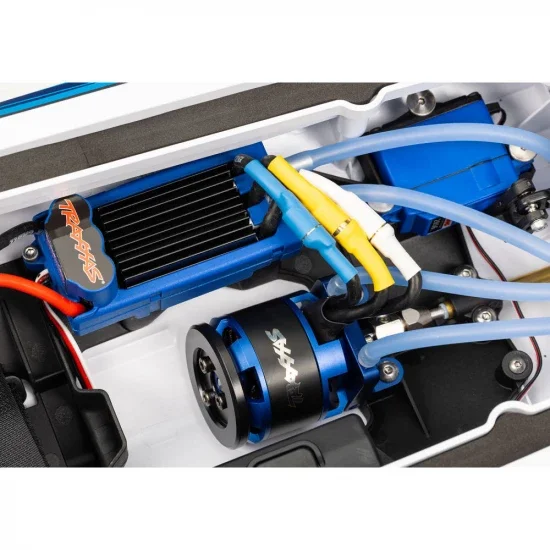 Traxxas Disruptor 4S Race Boat — image 17 of 39