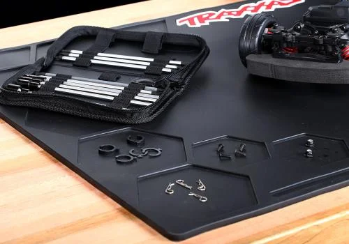 Traxxas Heavy Duty Rubber Pit Mat - Large 90 x 50cm &mdash; image 4 of 9