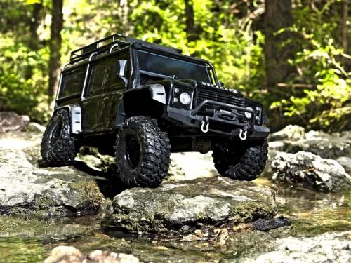 Traxxas TRX-4 - Land Rover Defender 110 With Winch &mdash; image 4 of 11
