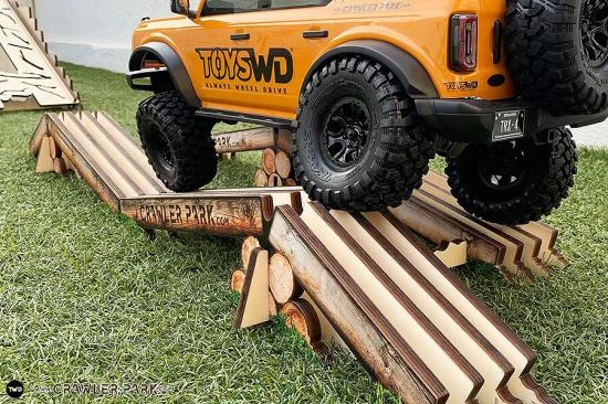 CML Racing Crawler Park Axes Crossing Obstacle 1:10 Crawler Circuit — image 7 of 11