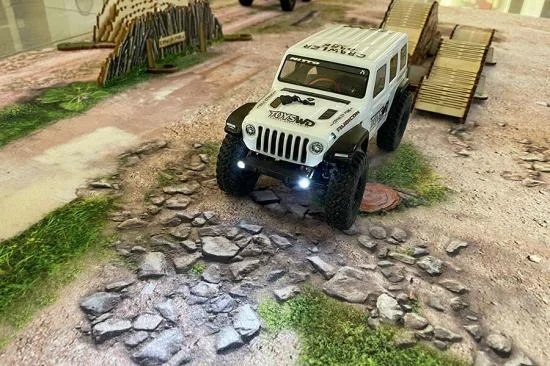 ToysWD Starter Kit Carpet Circuit RC Crawler Park 1:24 — image 9 of 13