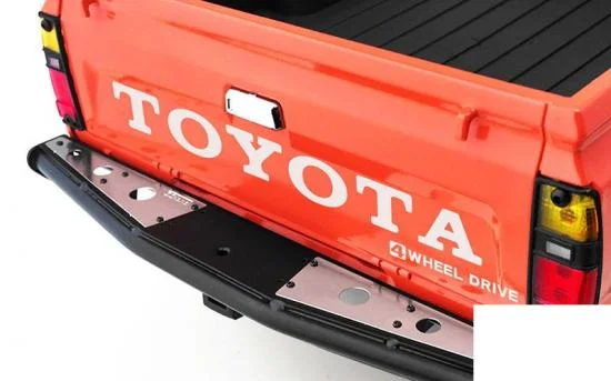 Metal Vintage Rear Emblem for TF2 Mojave Body (White) RC4WD — image 2 of 3