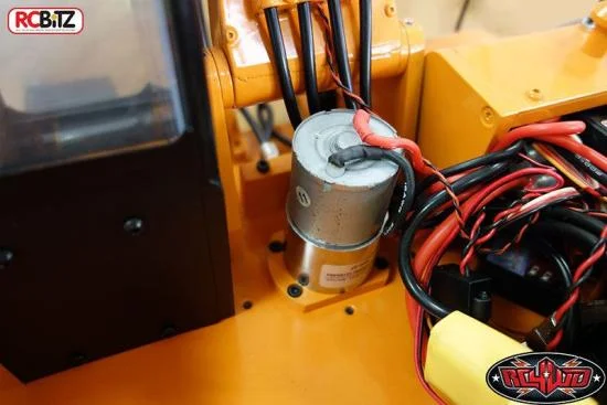 RC4WD Earth Digger 4200XL Turning GearBox & Motor 27 RPM RC4WD 360 turn — image 3 of 4