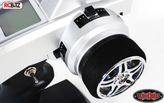 RC4WD XR4 4-Channel 2.4Ghz Transmitter/Receiver Radio — image 8 of 10