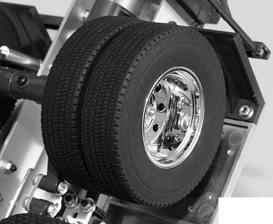RC4WD Long Haul 1.7 Commercial 1:14 Semi Truck Tires (2) — image 4 of 6