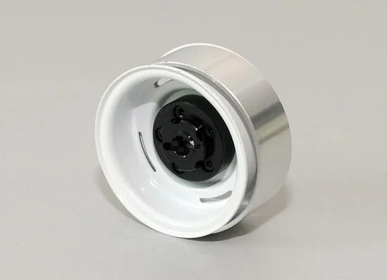 RC4WD 1.55 Landies Vintage Stamped Steel Beadlock Wheels (White) — image 2 of 5