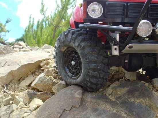 RC4WD Humvee 1.9 Internal Beadlock Wheel — image 10 of 11