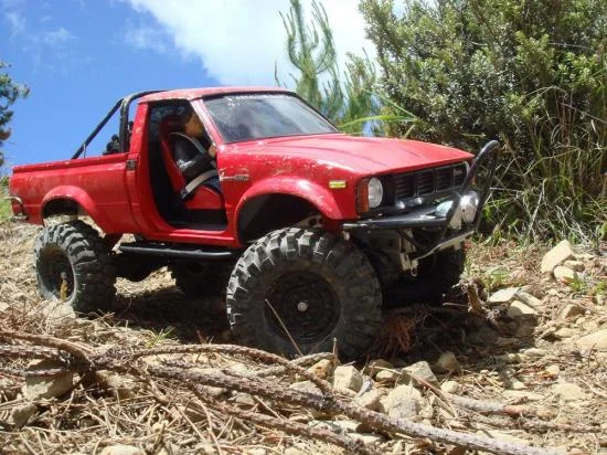 RC4WD Humvee 1.9 Internal Beadlock Wheel — image 8 of 11